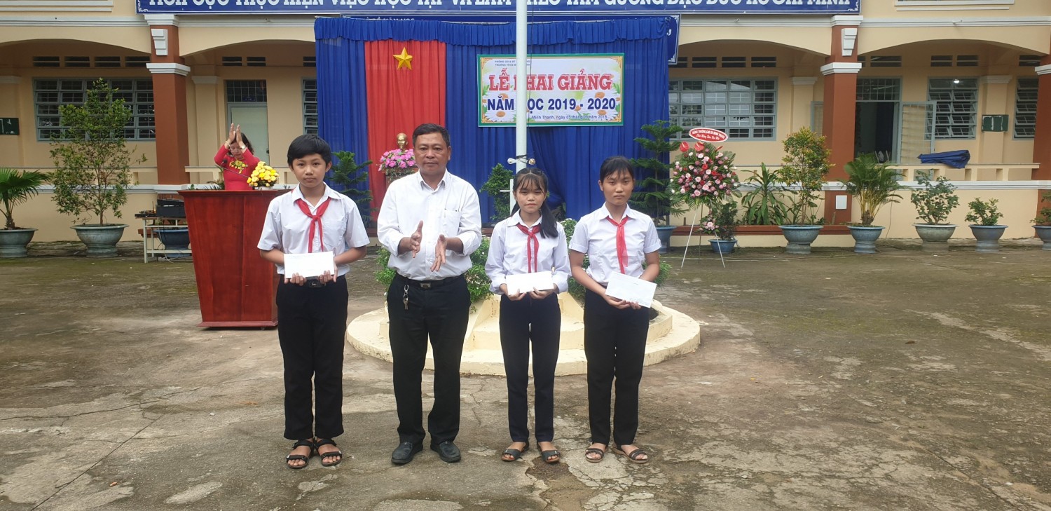 Trao học bổng